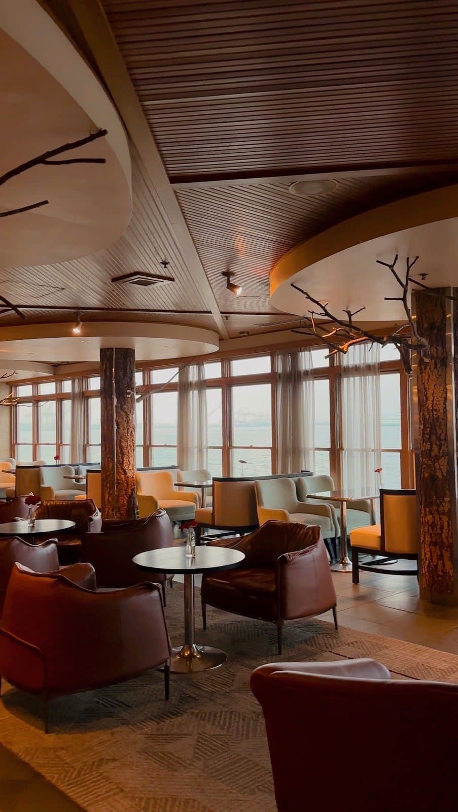 The Edgewater Hotel still 4